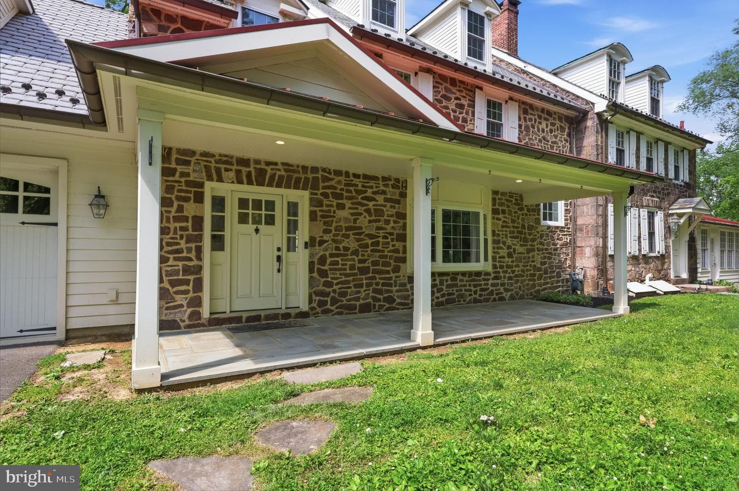 1682 Clydesdale Circle photo 4