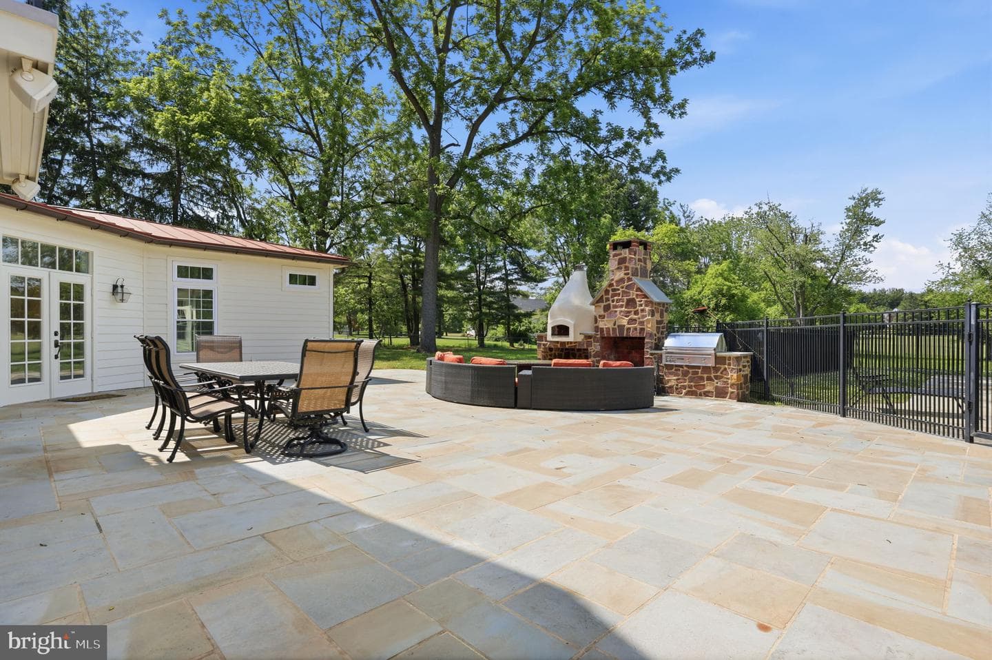 1682 Clydesdale Circle photo 73
