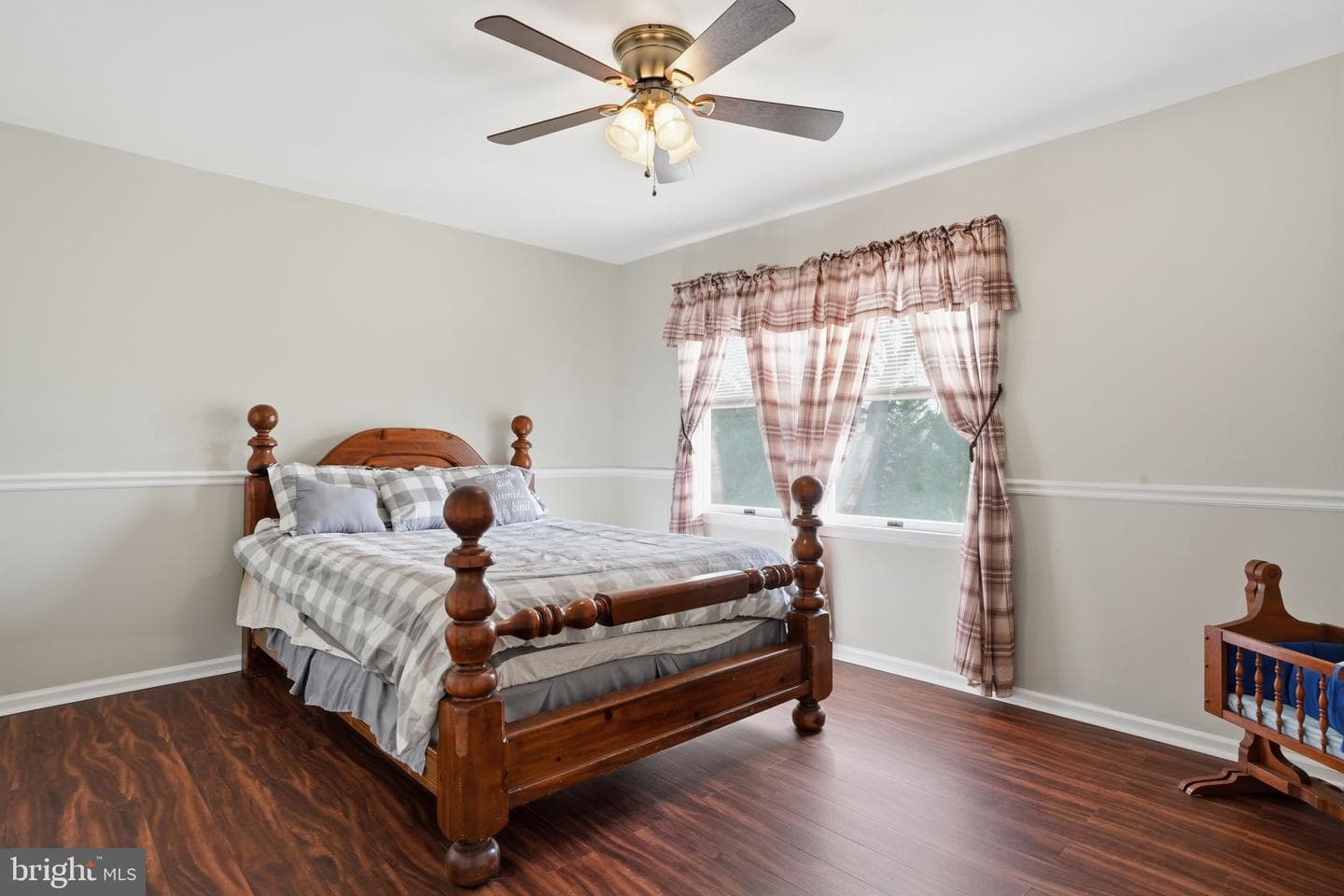 429 Grand Avenue photo 31