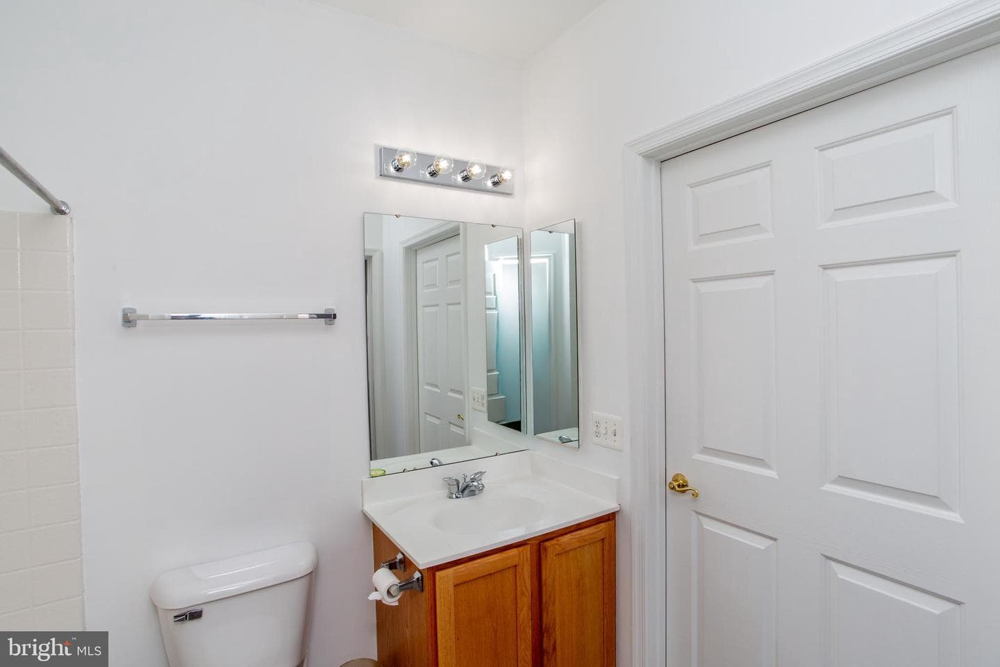 100 Beech Boulevard #204 photo 30