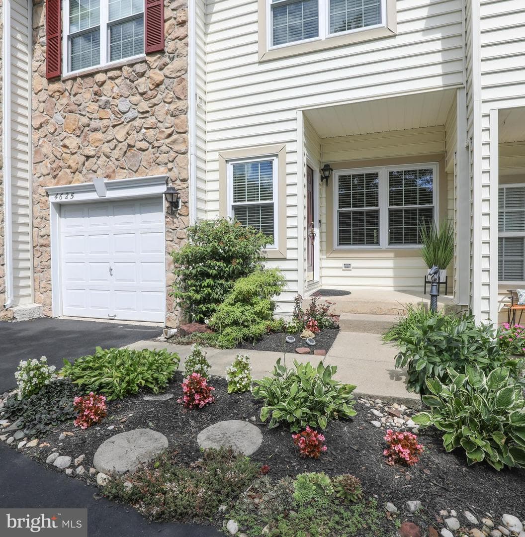 4625 Old Oak Road photo 2
