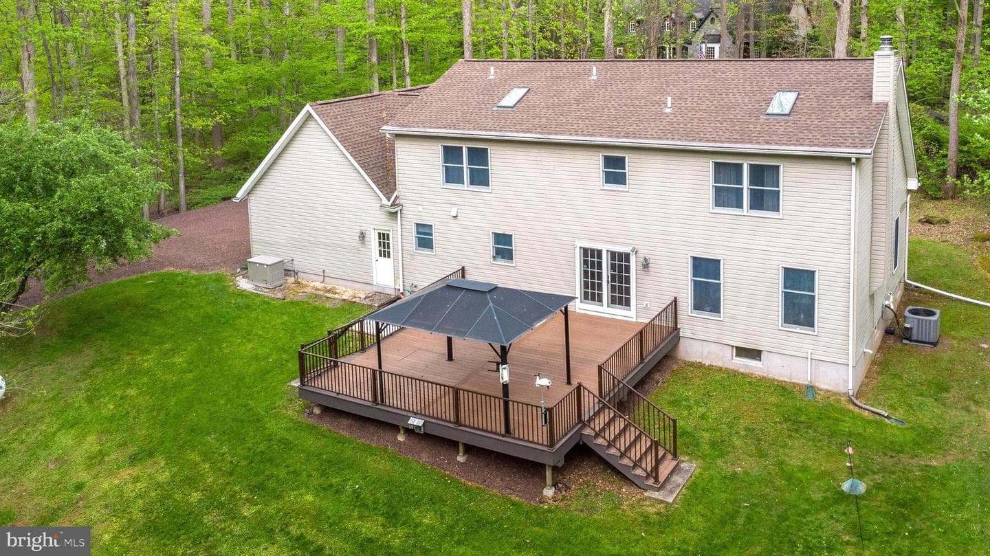 540 Black Walnut Drive photo 10