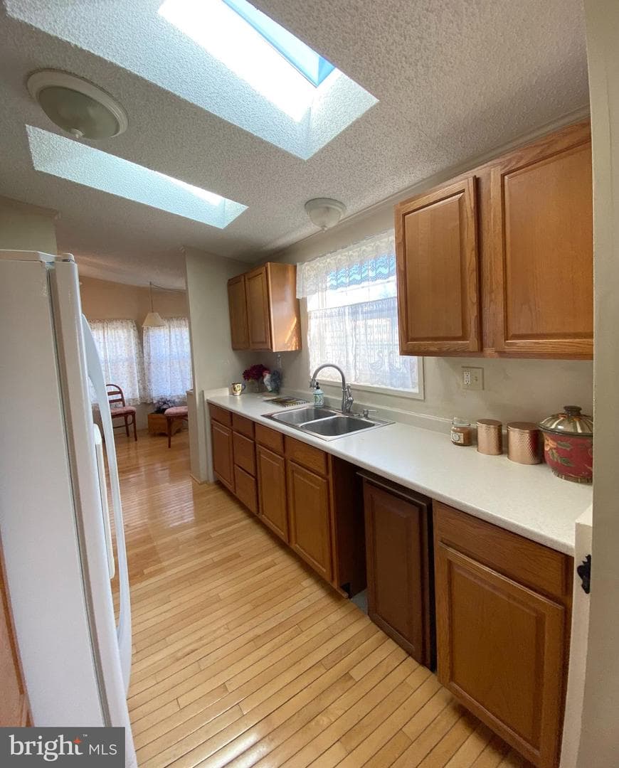 449 Grouse Court W photo 13