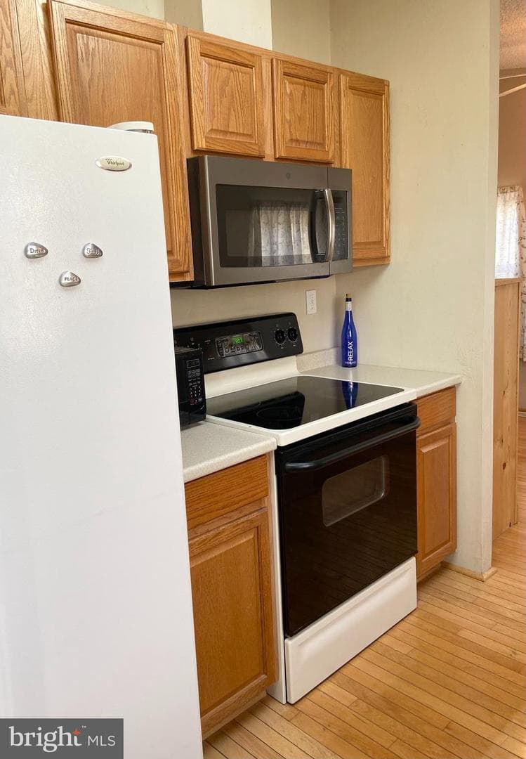 449 Grouse Court W photo 14