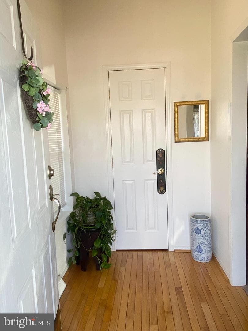 449 Grouse Court W photo 7