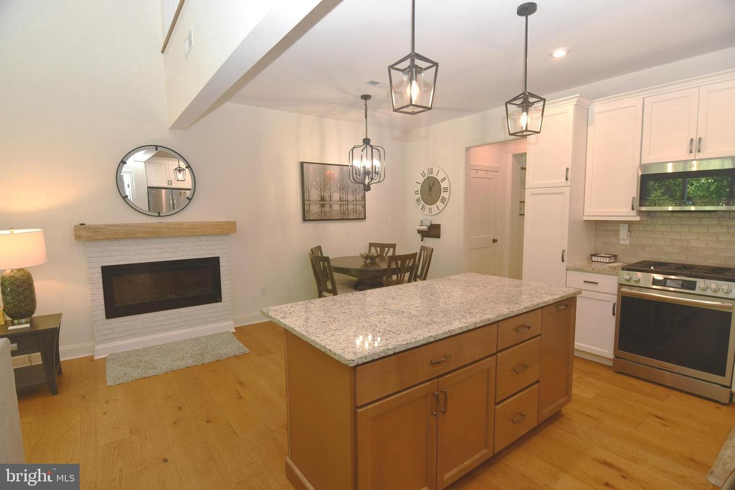 924 Holden Court photo 9