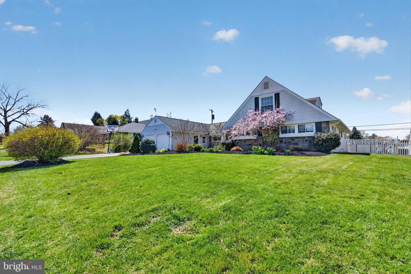 87 Flamehill Road photo 2