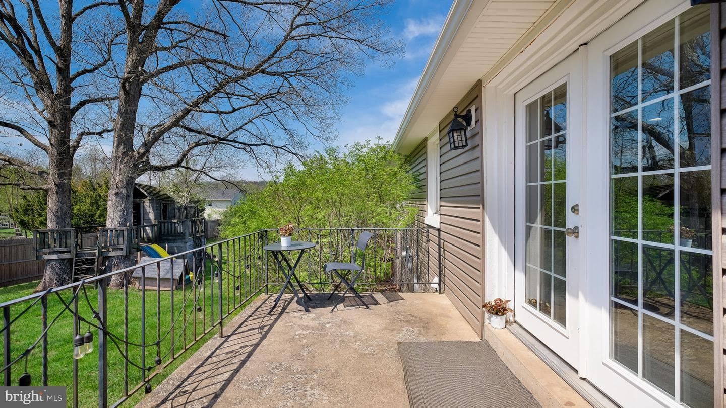 152 Blooming Glen Road photo 9