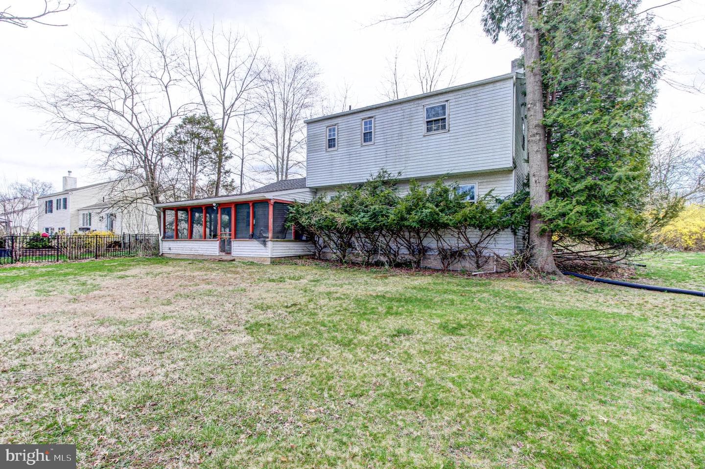 13 Brook Lane photo 36