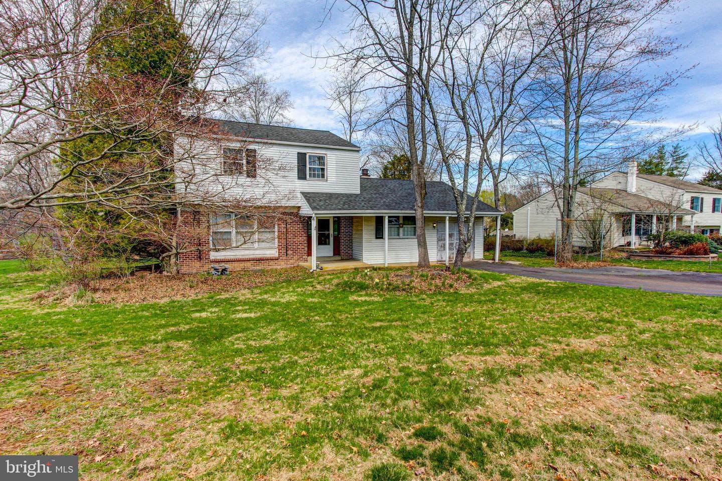 13 Brook Lane photo 4