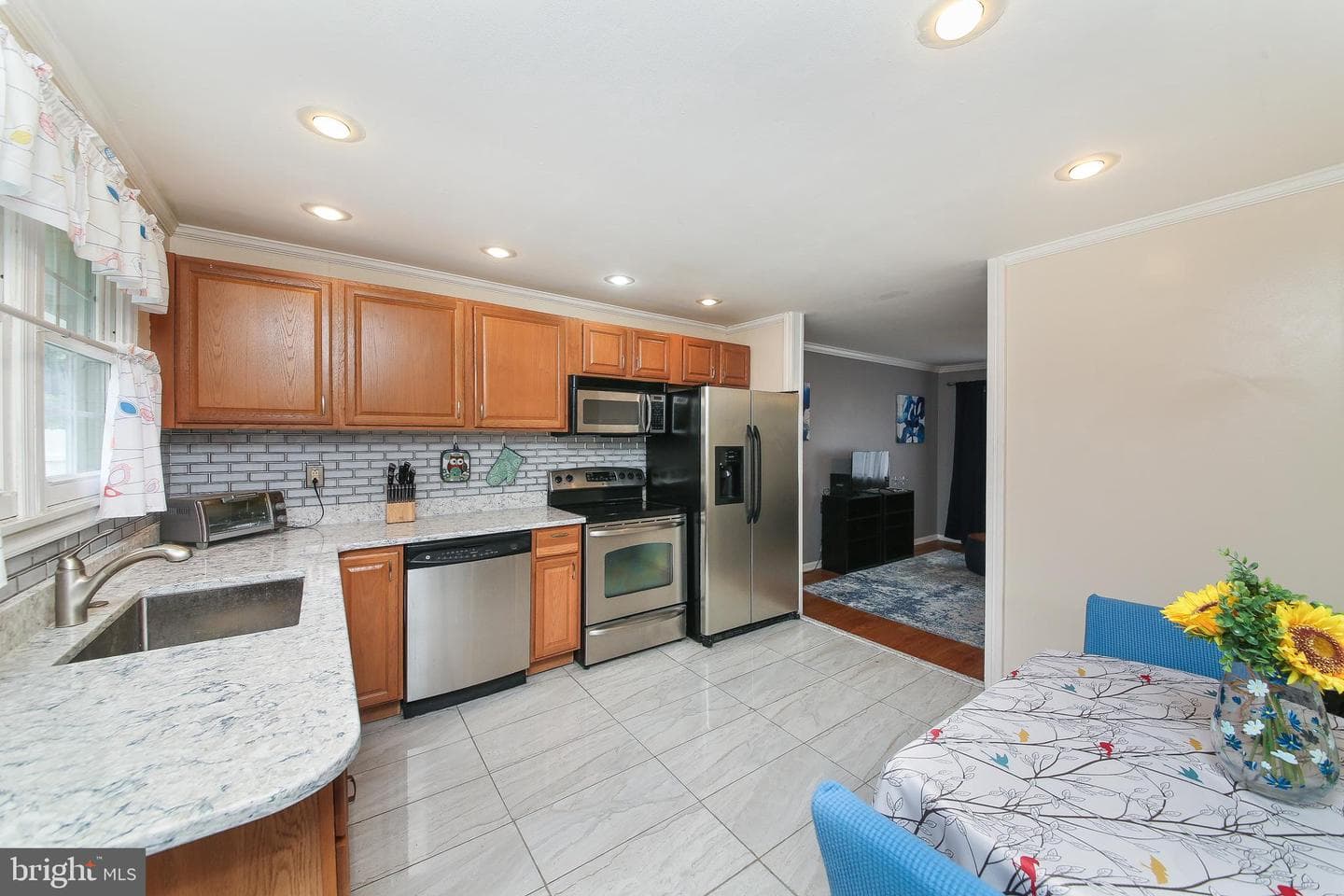 3072 Richlieu Road photo 8