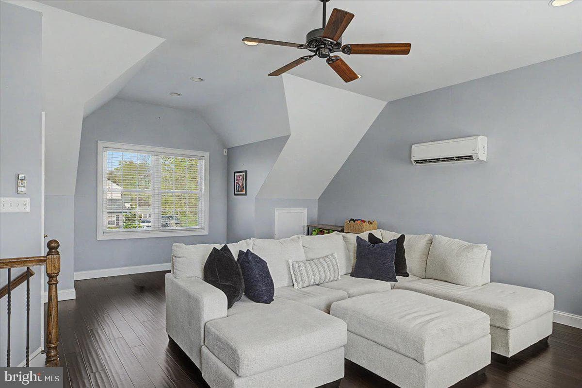 112 Trotters Way photo 30