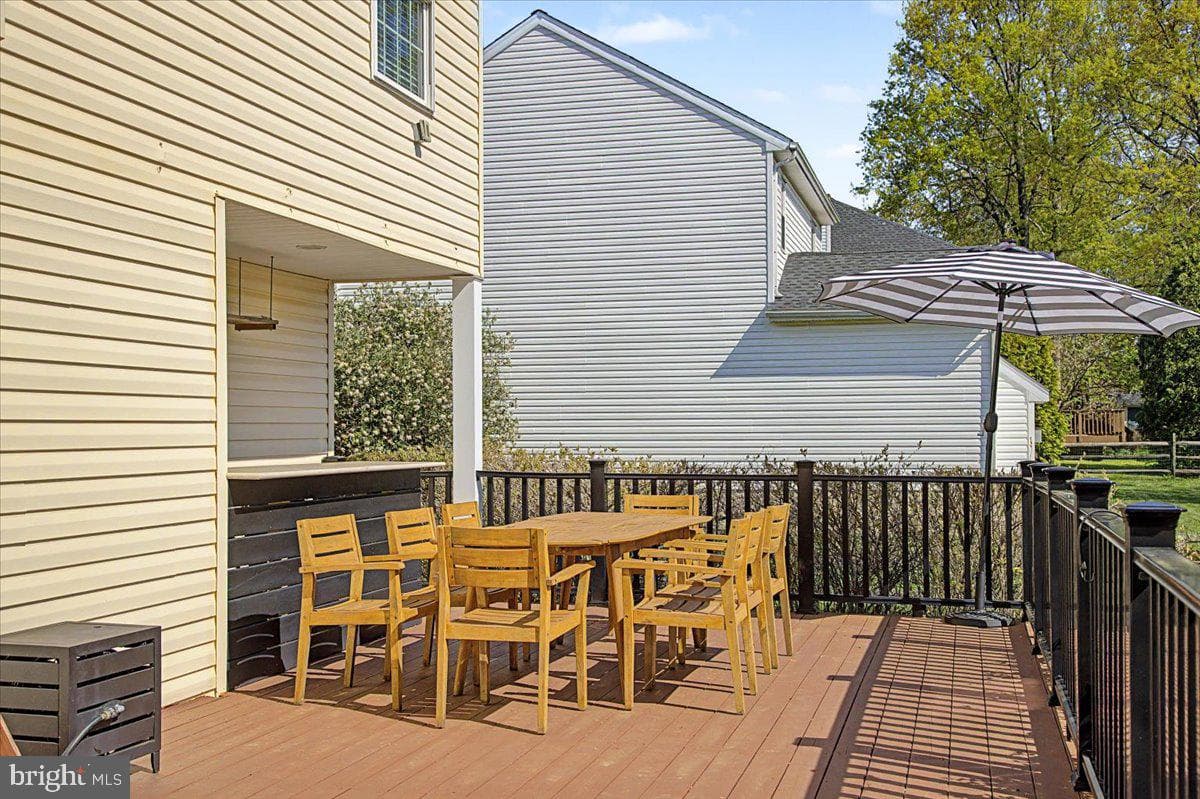 112 Trotters Way photo 46