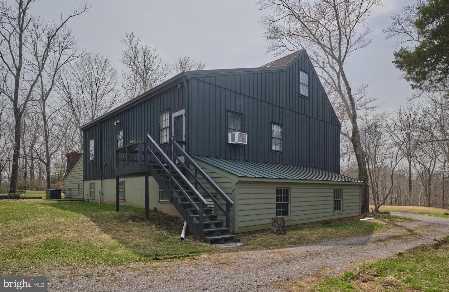 6049 Pidcock Creek Road photo 38