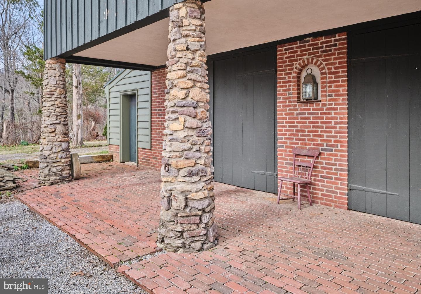 6049 Pidcock Creek Road photo 43