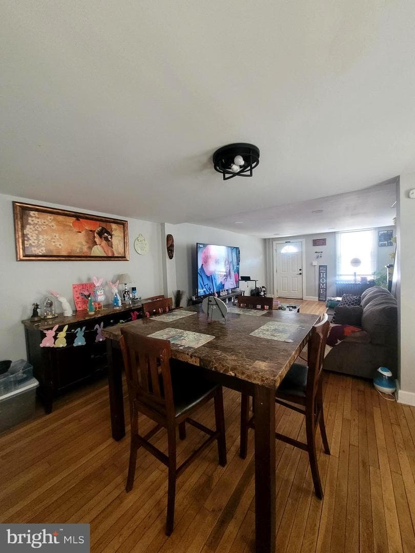 574 Bath Street photo 8