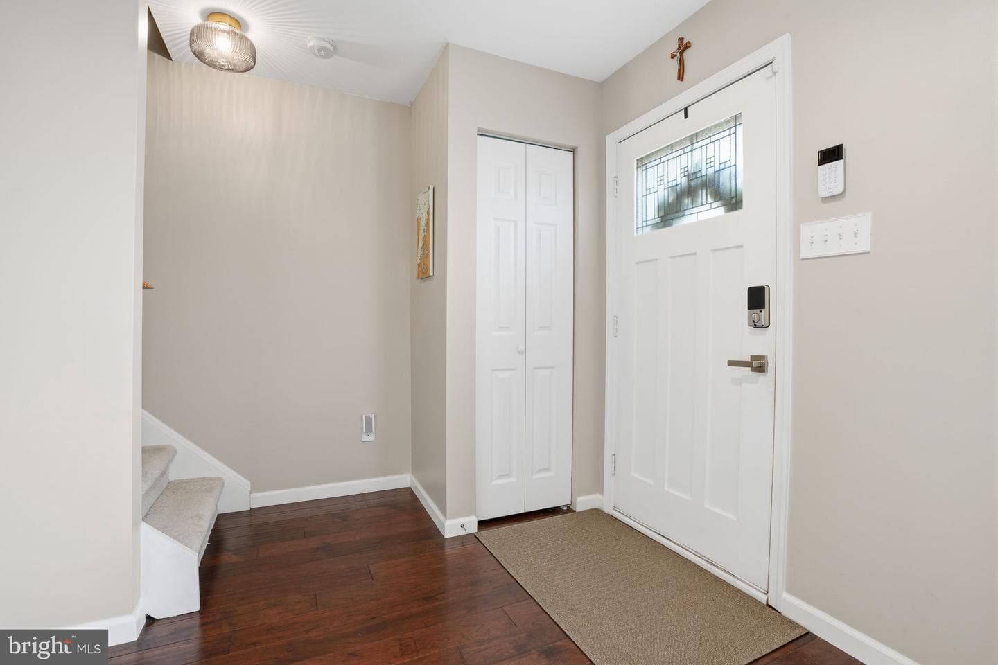 1016 Weybridge Court photo 3