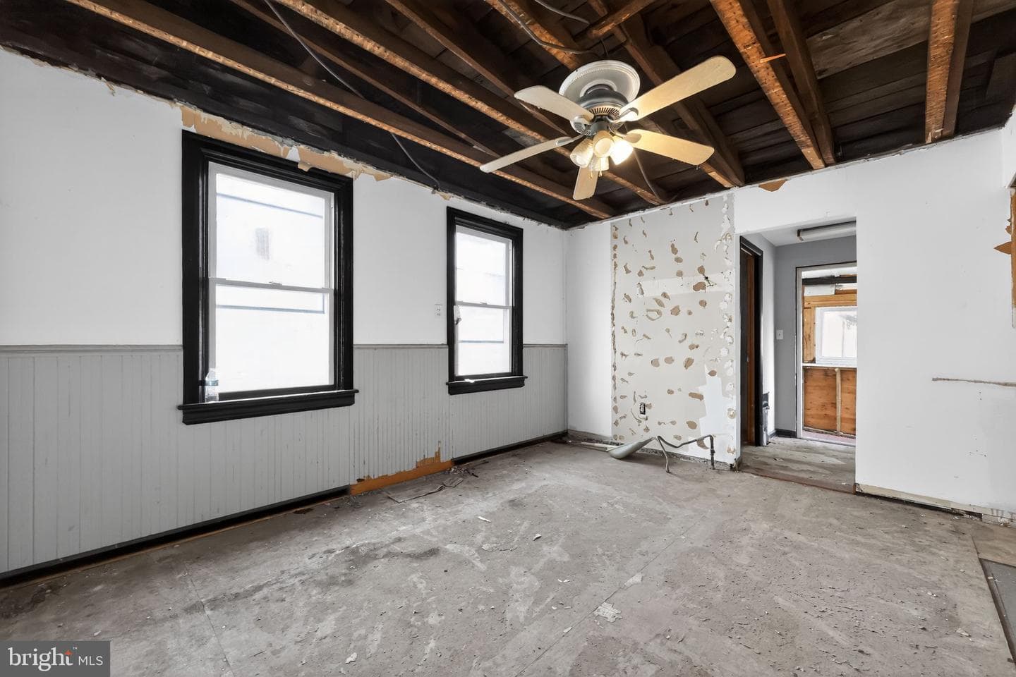 523 Swain Street photo 13