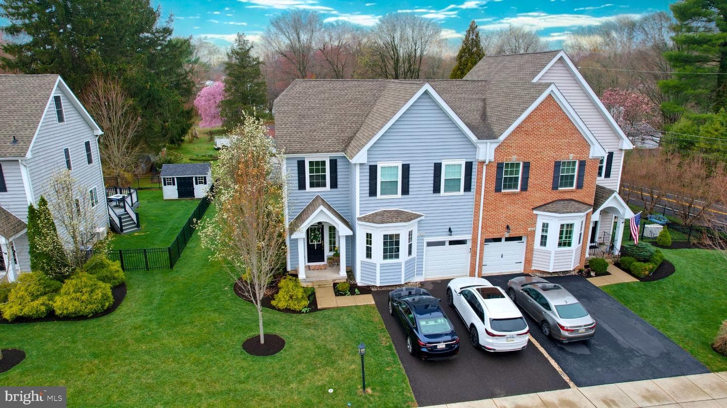 1920 Waid Way photo 33
