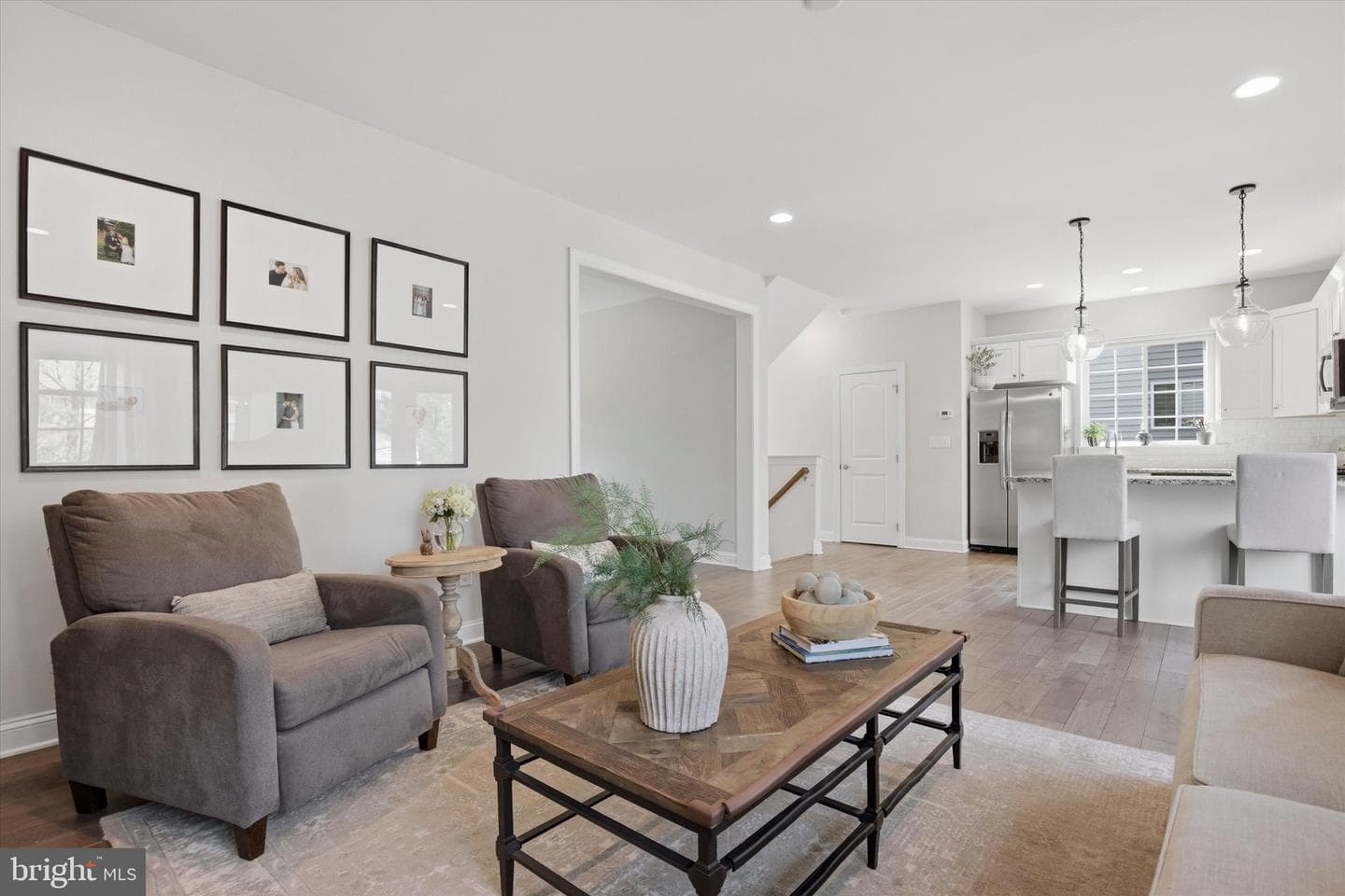 1920 Waid Way photo 9
