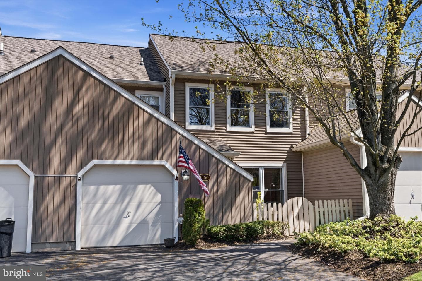 1560 Hummingbird Court photo 3