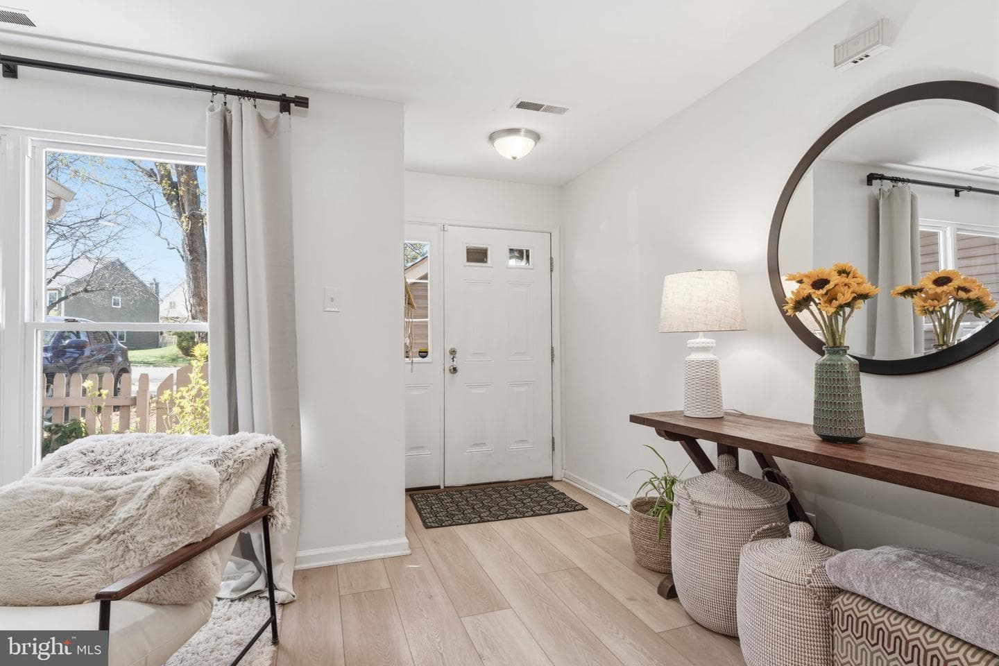 1560 Hummingbird Court photo 4