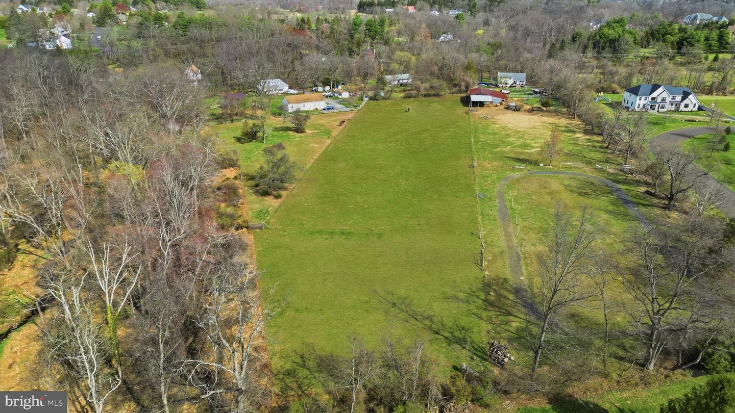 34 Aqueduct Road photo 14