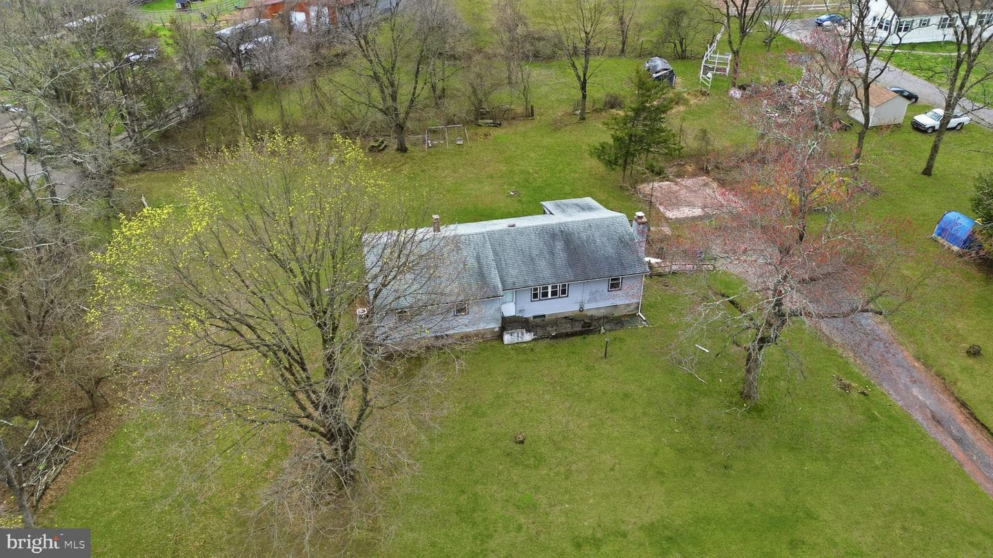 34 Aqueduct Road photo 20