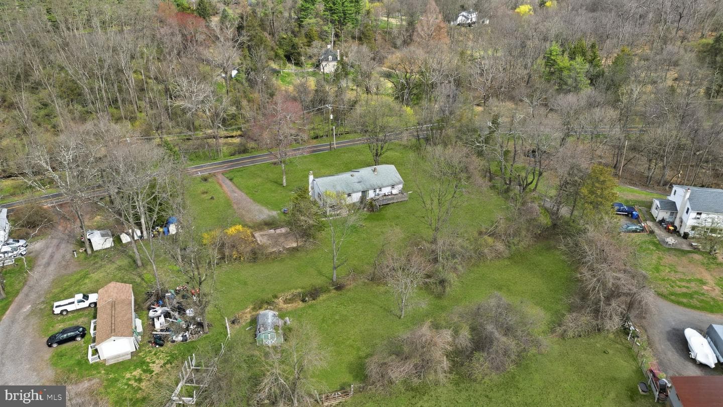 34 Aqueduct Road photo 28