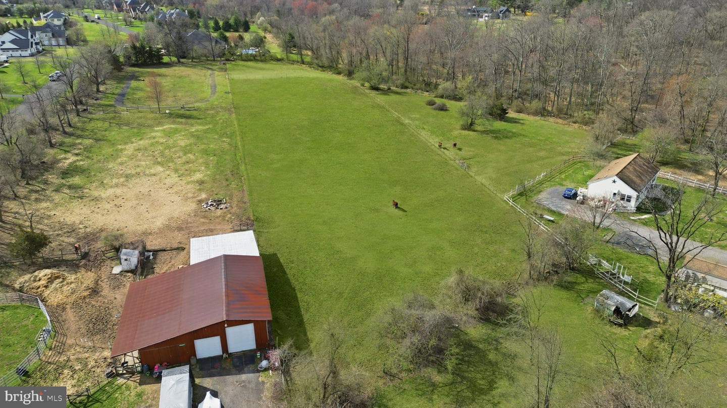 34 Aqueduct Road photo 29