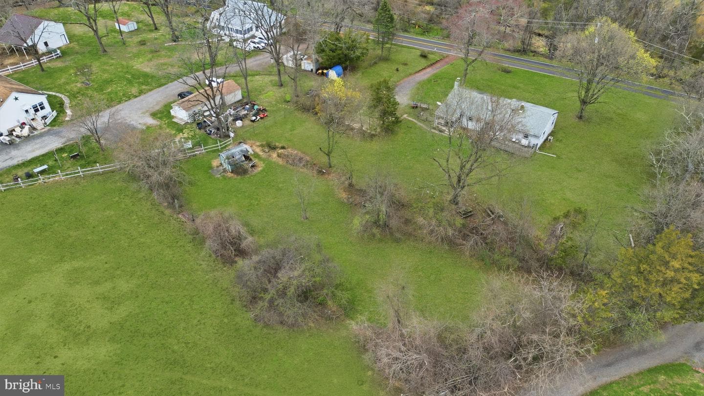 34 Aqueduct Road photo 8