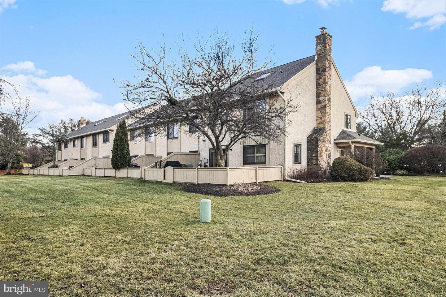 1620 Devon Court photo 20
