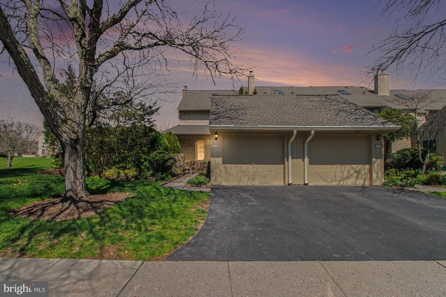 1620 Devon Court photo 22