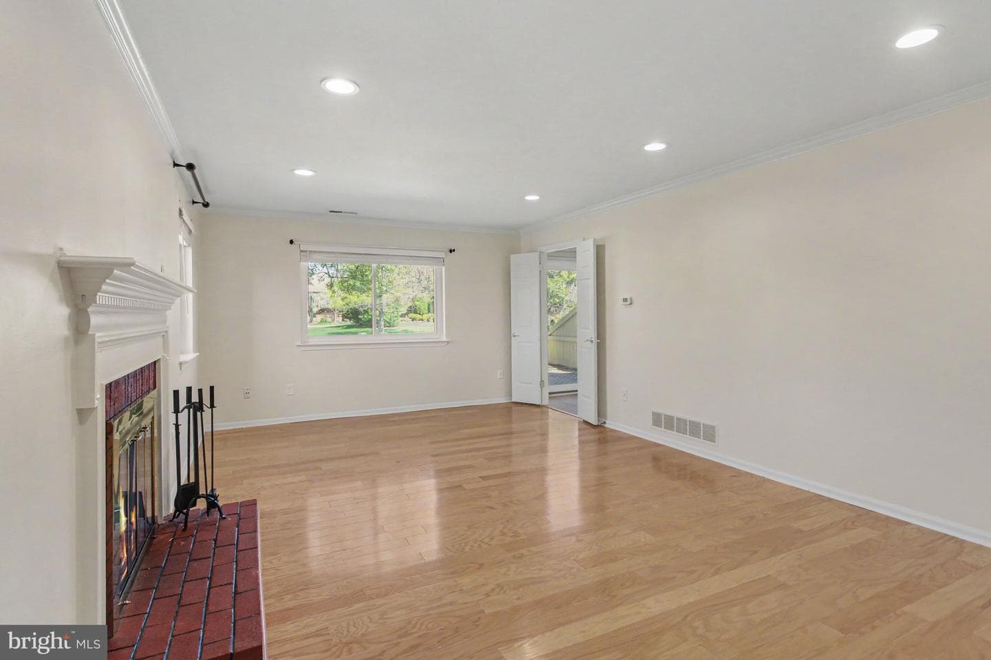 1620 Devon Court photo 27