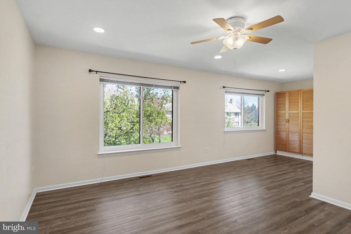 1620 Devon Court photo 36