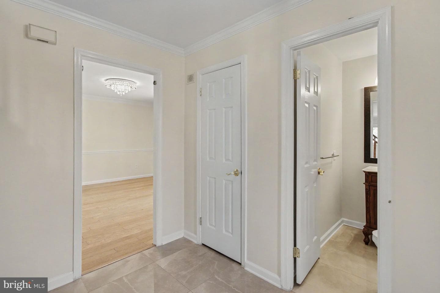1620 Devon Court photo 39