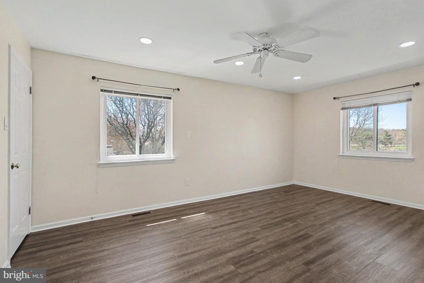 1620 Devon Court photo 40