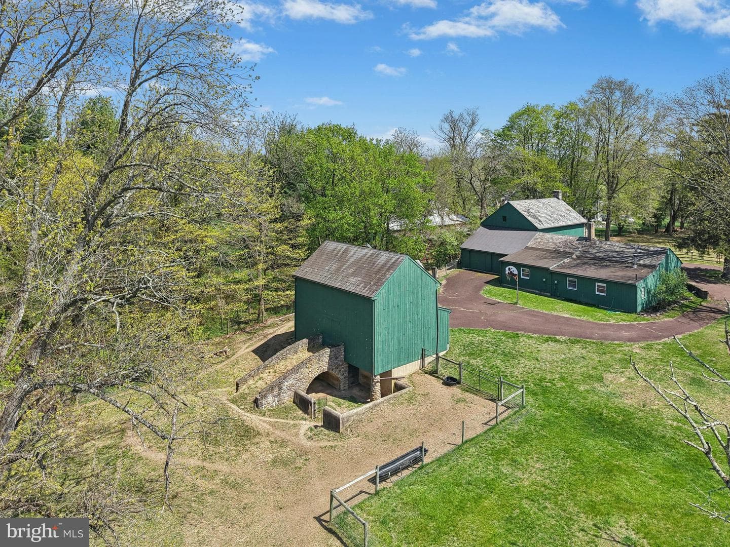 189 E Butler Avenue photo 62