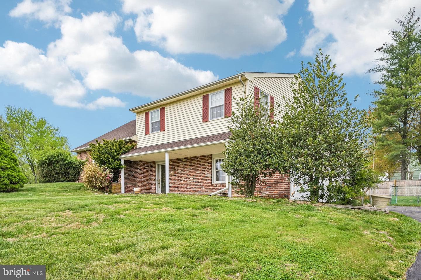 77 Wren Drive photo 37