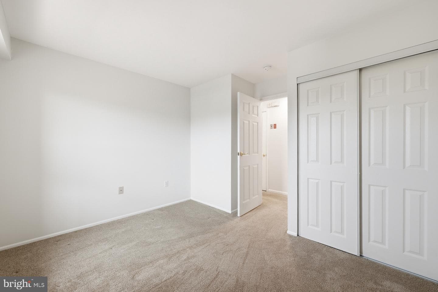 301 Society Place photo 11