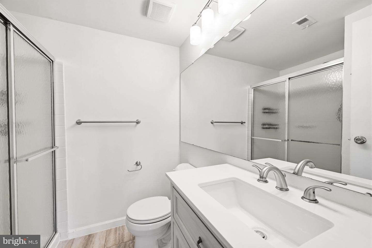 301 Society Place photo 15