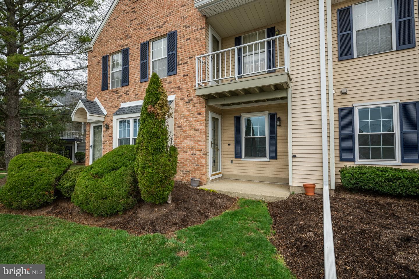 301 Society Place photo 17