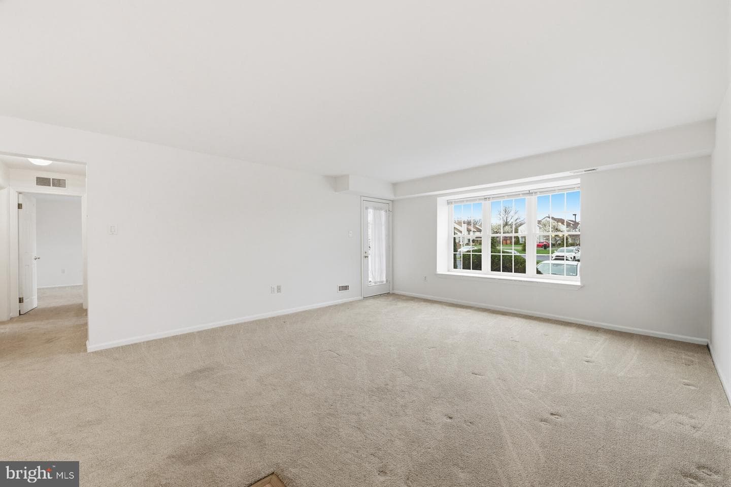 301 Society Place photo 6