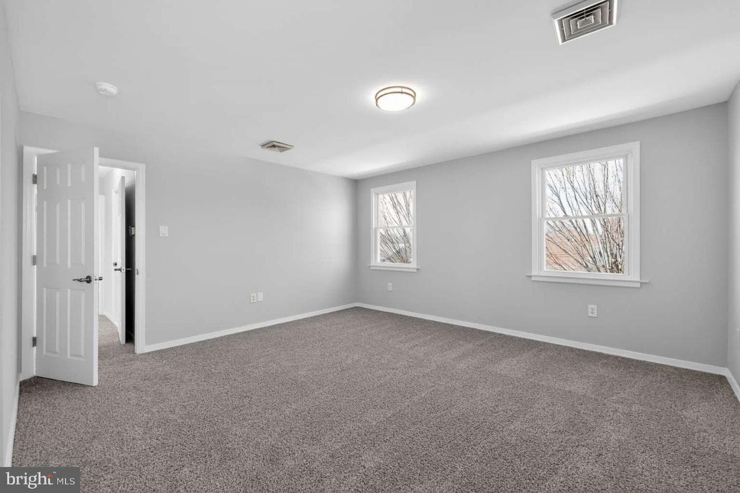 916 Stephen Avenue photo 19