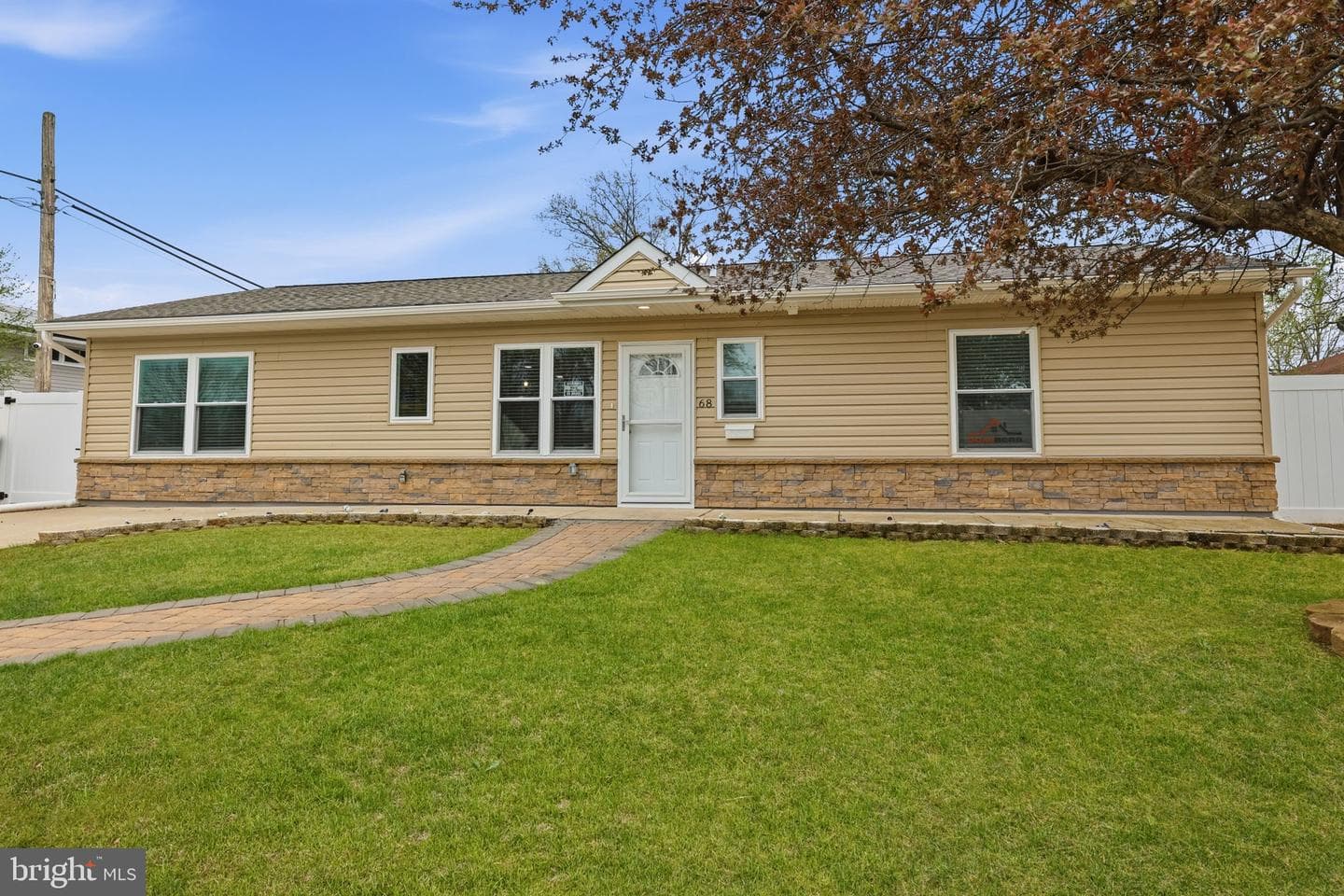 68 Tapered Oak Lane photo 3