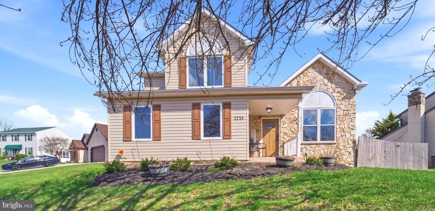 2233 Apple Way photo 5