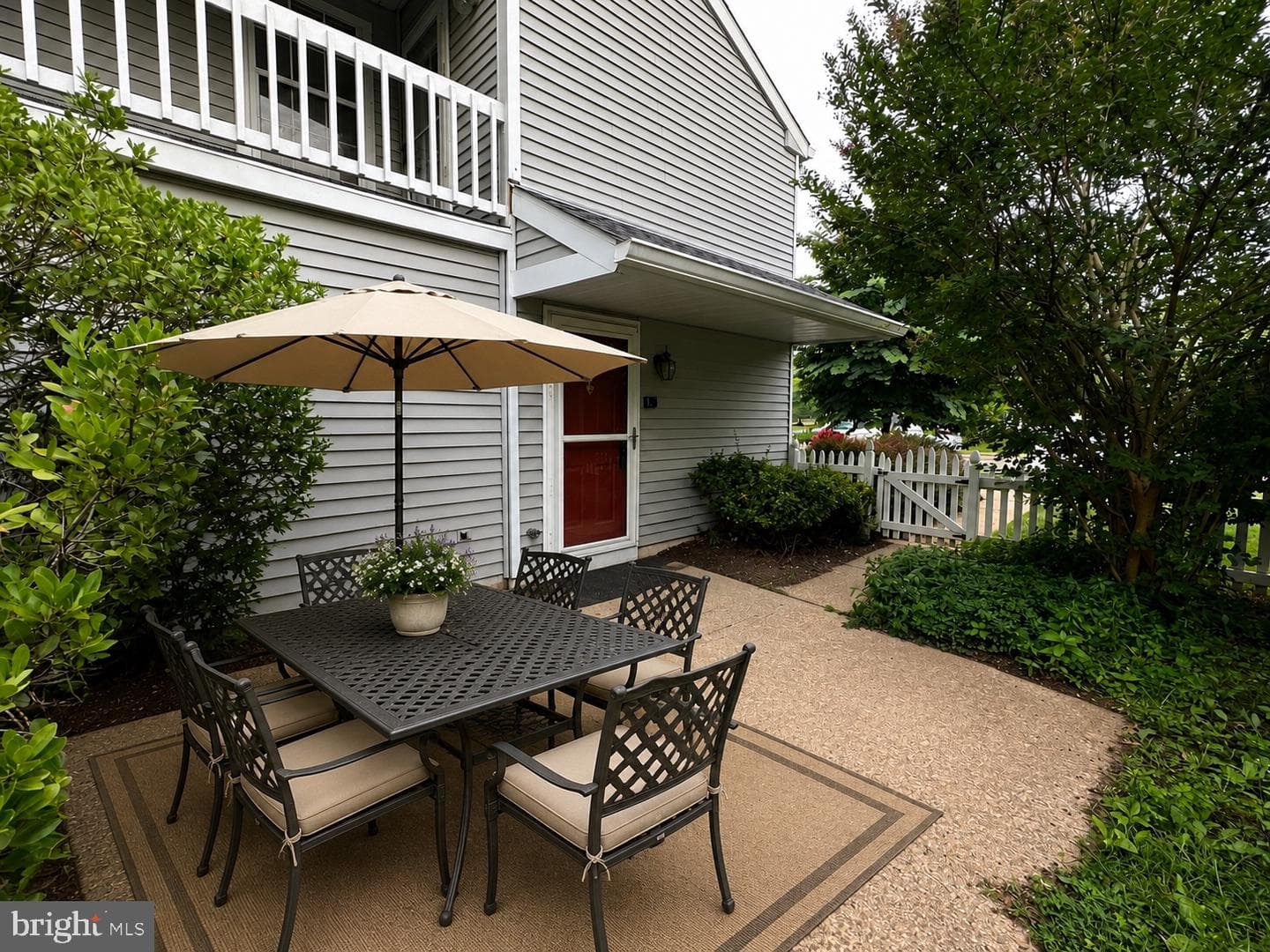 648 Rose Hollow Drive #648b photo 3