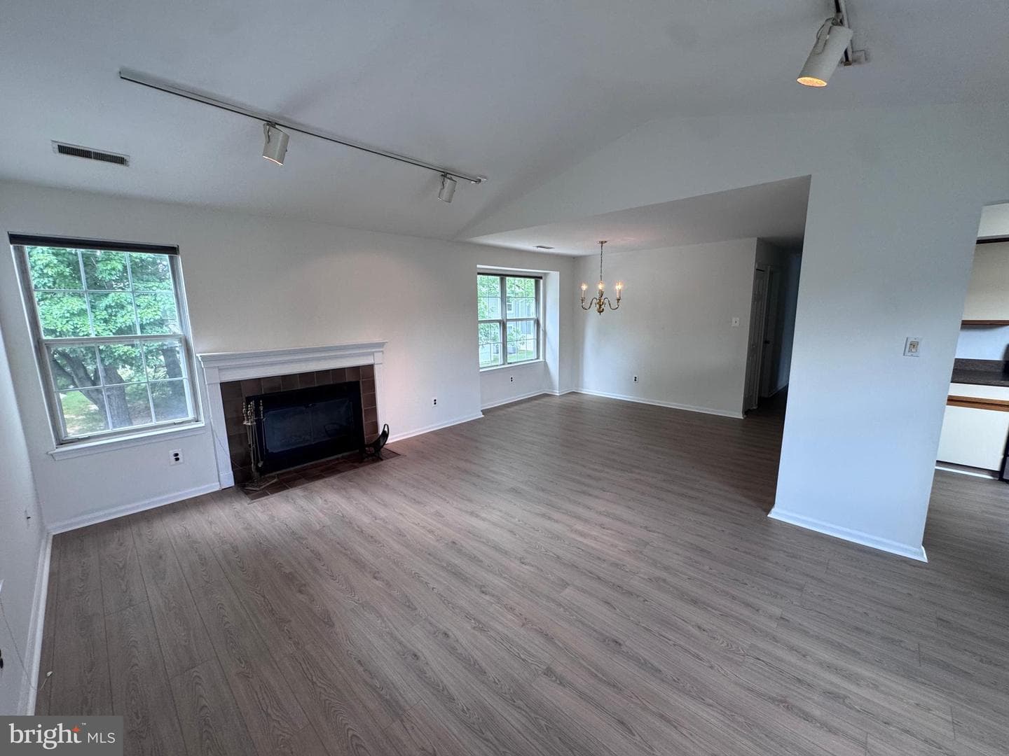 648 Rose Hollow Drive #648b photo 9