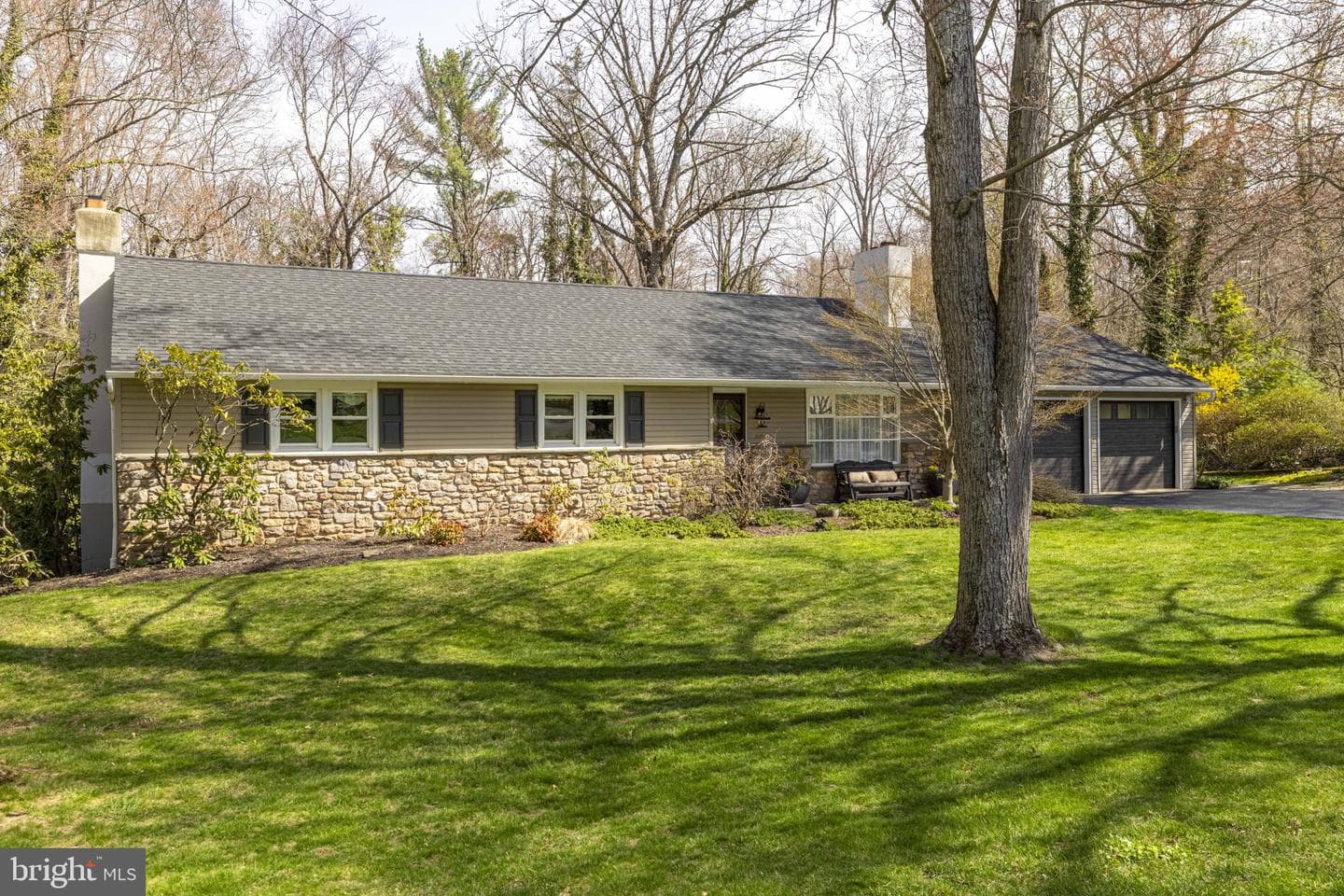 92 Oak Drive photo 2