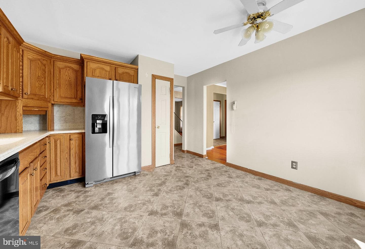 2533 Skyview photo 34